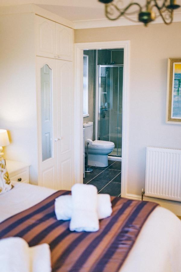 Ferlas Bed And Breakfast Penrhyndeudreath Kültér fotó
